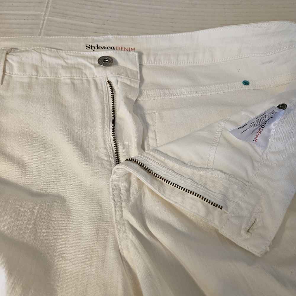 Women's Cream Ankle Jeans - Picture 4 of 11